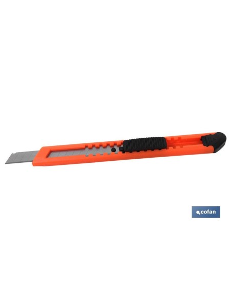 PACK 3 CUTTERS ABS EN BLISTER HOJA 9 MM