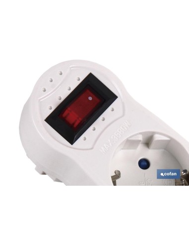 ADAPTADOR 3 VIAS FRONTAL SCHUKO CON INTERRUPTOR (3.500w)