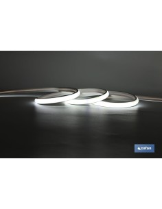 TIRA LED DE NEÓN 8 W IP65 700 LM 5 M 2