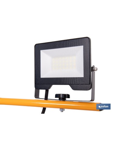 TRÍPODE TELESCÓPICO CON 2 PROYECTORES LED 2 X 20 W 6500 K 1,4 M