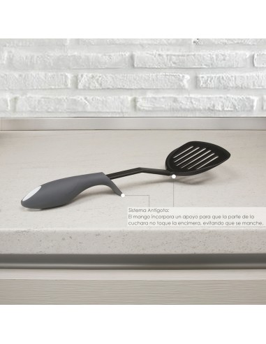 Espatula Rasera Cocina Nylon Con Mango Antigotas Engomado 34,5 x 11 cm.