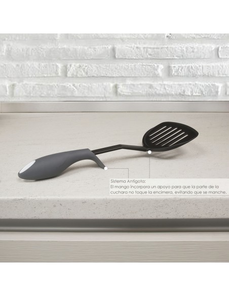 Espatula Rasera Cocina Nylon Con Mango Antigotas Engomado 34,5 x 11 cm.
