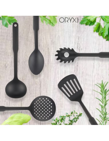 Cuchara Cocina Nylon Basic 30,5 x 7 cm.