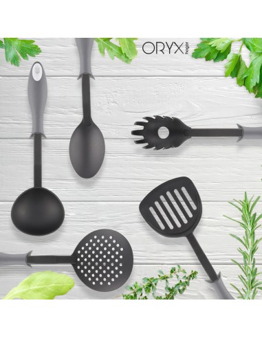 Cucharon Servir Cocina Nylon Con Mango Antigotas Engomado 32 x 9,8 cm.